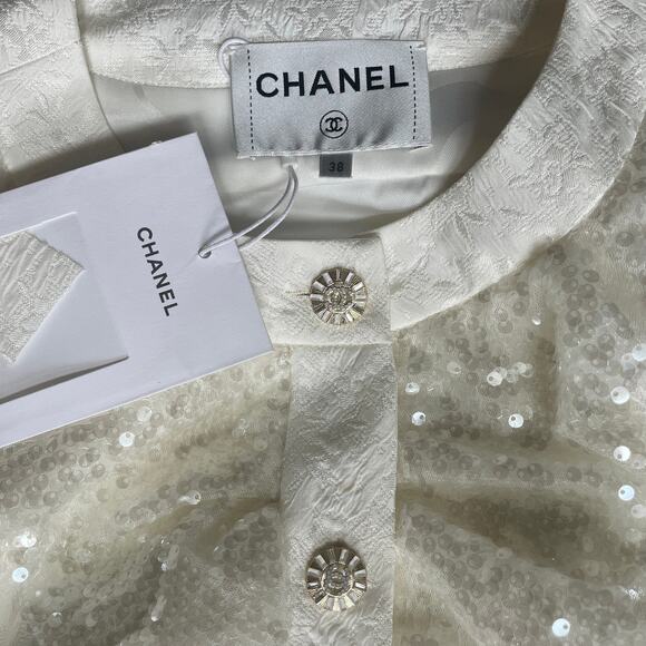 Rare 2023 CHANEL Sequin Ruffle Jacket | Sunburst Strass Buttons, Ivory Jacquard - Picture 16 of 16